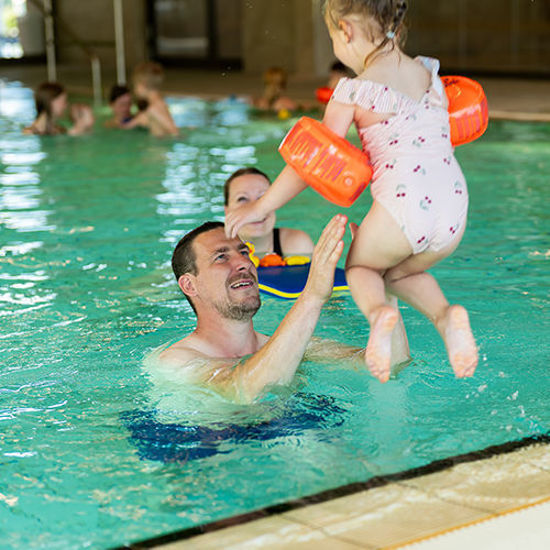 Bild von Delfinclub 1 (3,5 J) mit Eltern (10 Einheiten)